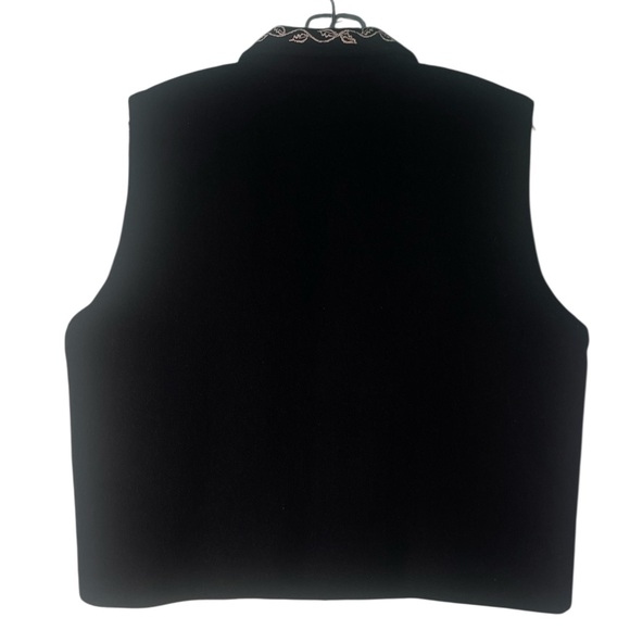 Chrysantheme vintage wool blend vest with cream embroidery. Size large GUC - Picture 6 of 9